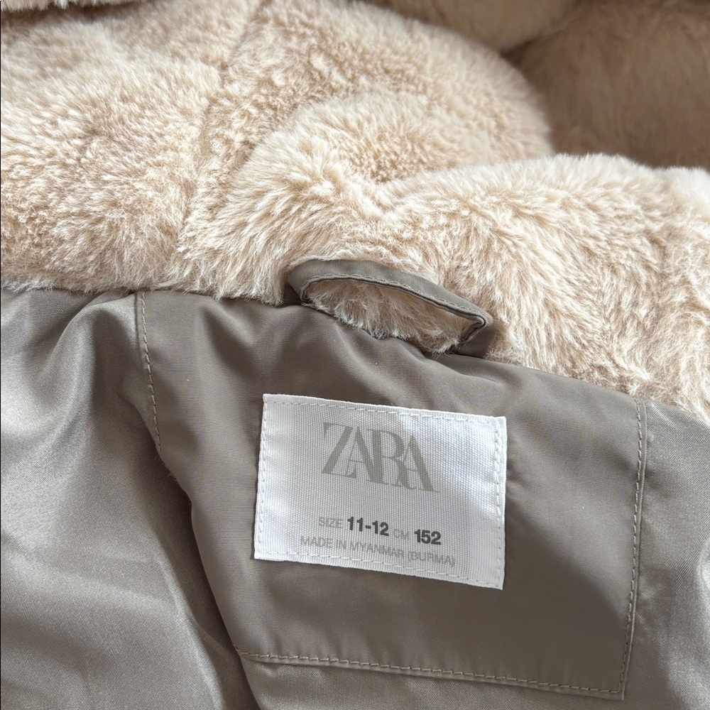 Zara Kid’s Olive Green Puffer Jacket with faux Sherpa Hood size 11-12 - Picture 8 of 8